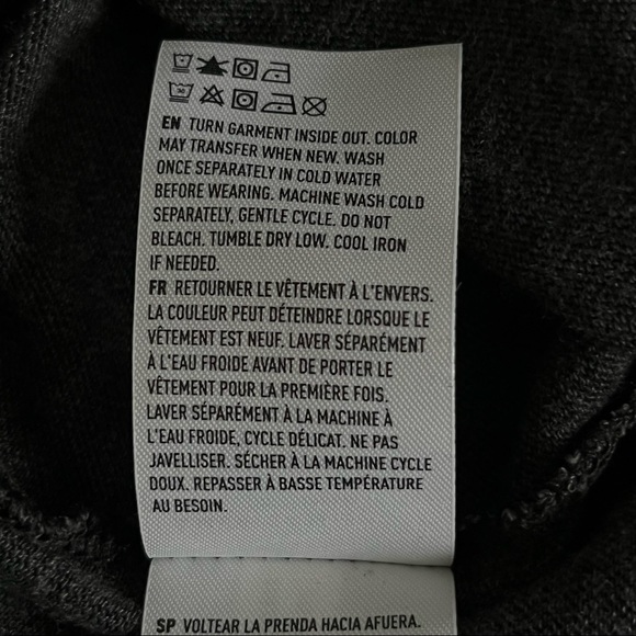 **BUNDLE** Reebok Workout Pants Sz Sm, American Eagle T-shirt Sz Sm, Sports Bra - Picture 11 of 13